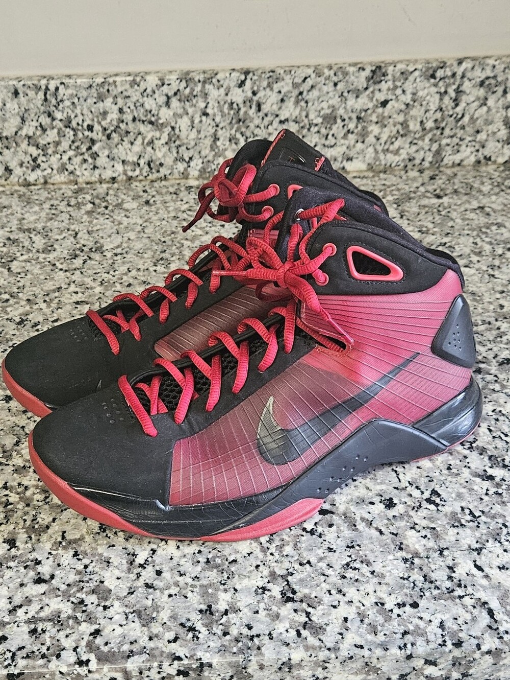 Rare 2008 Nike Hyperdunk Men’s Size 10 Red & Black Basketball Shoes 324820-603